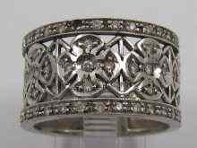 Appraisal: A pierced white metal tests ct gold diamond ring with