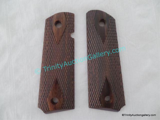 Appraisal: Model Walnut Wood Pistol Grips In excellent used condition fits