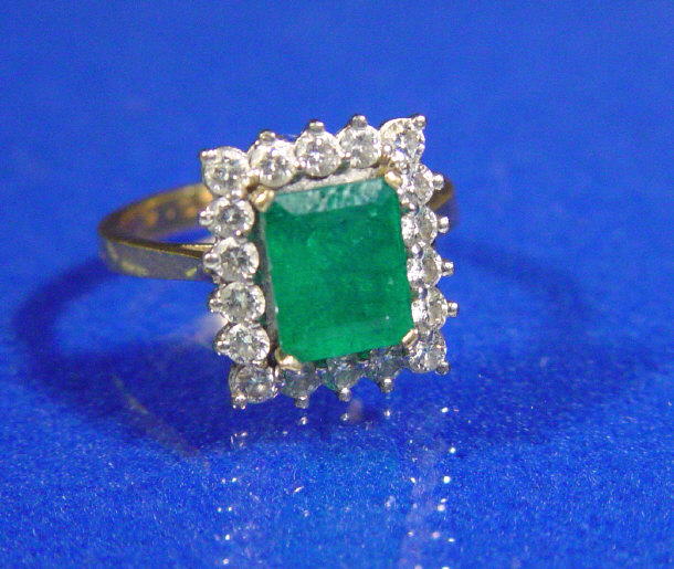 Appraisal: ct gold diamond and emerald ring