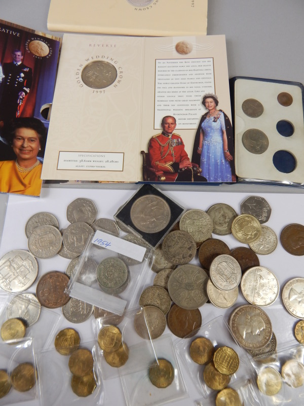 Appraisal: A large quantity of general coins coin sets etc mainly