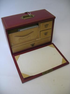 Appraisal: AN EDWARDIAN GRAINED RED MOROCCO LEATHER CORRESPONDENCE BOX of rectangular