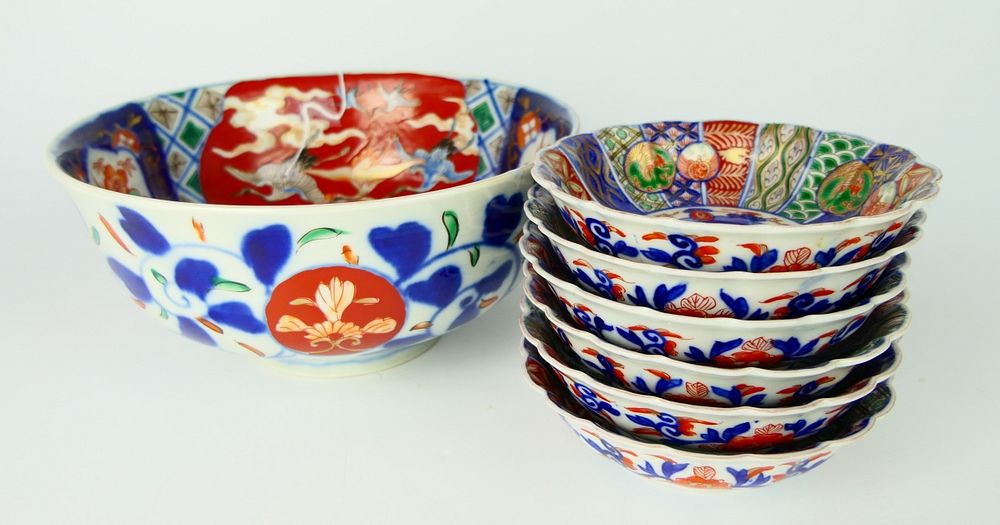 Appraisal: ANTIQUE IMARI BERRY BOWL AND SET Bowl measures wide and