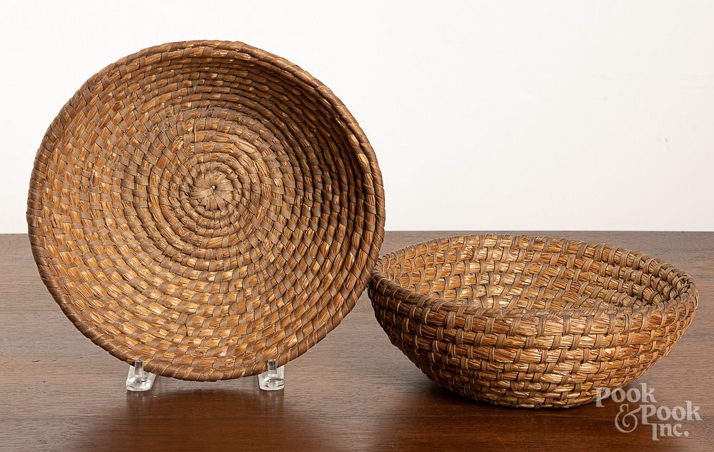 Appraisal: Two Pennsylvania rye straw baskets Two Pennsylvania rye straw baskets