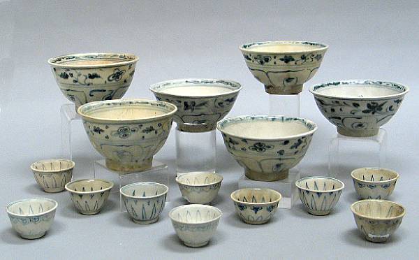 Appraisal: A group of six blue and white bowls and ten