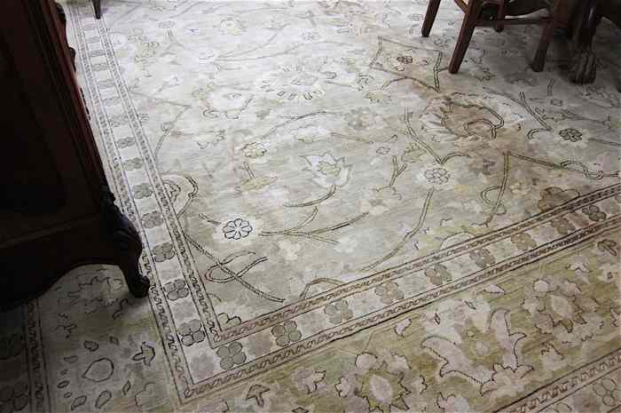 Appraisal: HAND KNOTTED ORIENTAL GRAND ROOM CARPET Pakistani Oushak overall floral