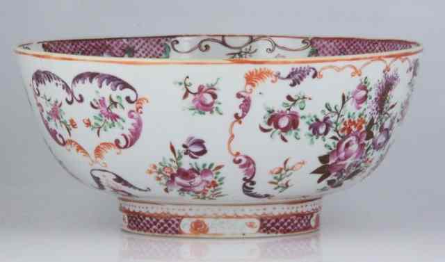 Appraisal: A Chinese bowl Qianlong the exterior painted flowers the interior