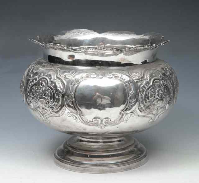 Appraisal: AN OPEN SILVER BOWL of shaped baluster form with pedestal