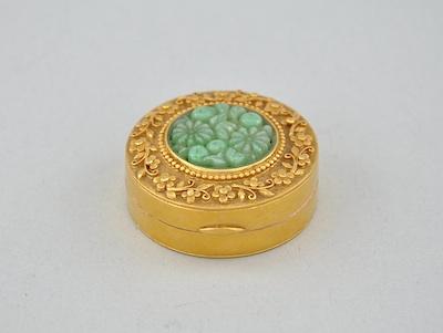 Appraisal: A K Yellow Gold and Carved Jade Ladies' Compact With