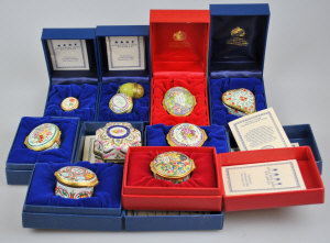 Appraisal: A quantity of Halcyon Days boxed enamel patch boxes and