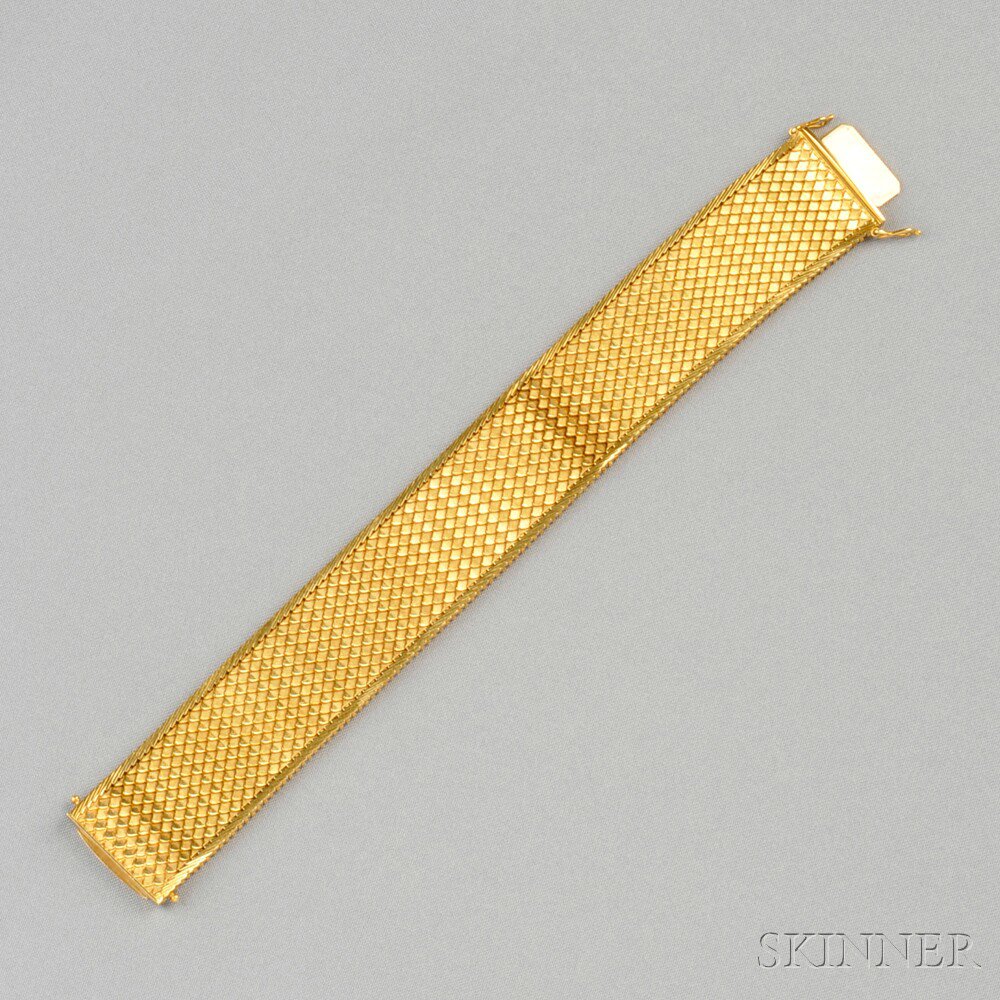 Appraisal: kt Gold Bracelet the wide strap composed of fancy links