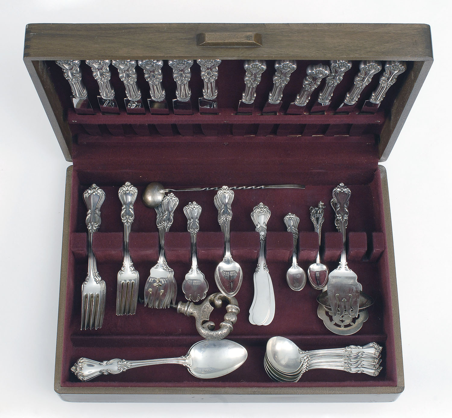 Appraisal: REED BARTON CASED STERLING SILVER FLATWARE SET In the Marlborough