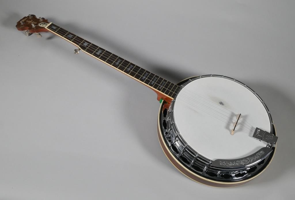 Appraisal: Vintage 's Aria C Professional string banjo with hardshell case