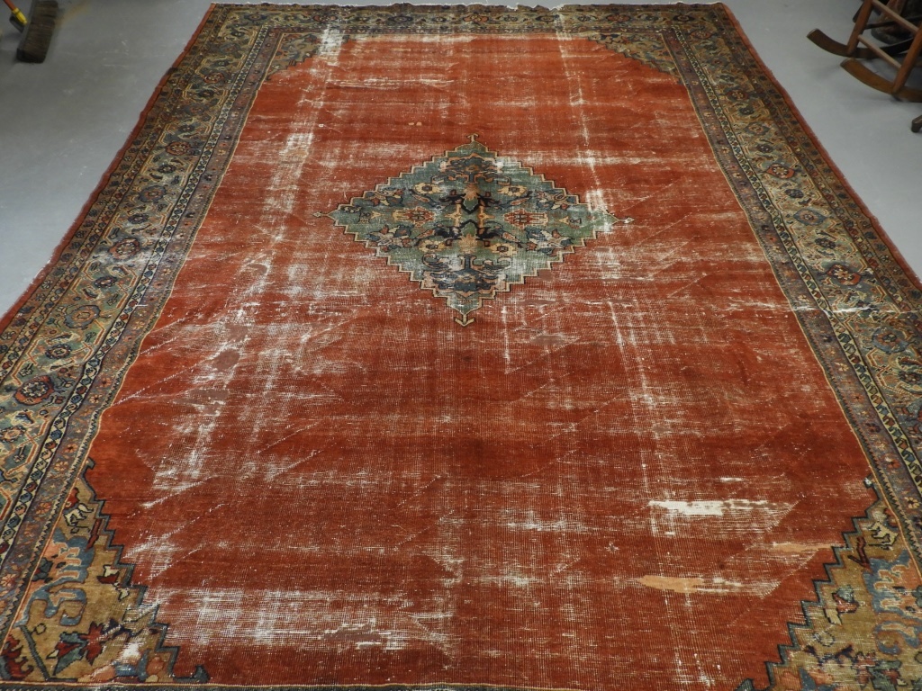 Appraisal: LARGE C ORIENTAL PERSIAN SULTANABAD CARPET Persia Circa Green central