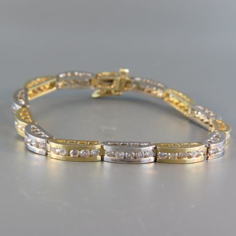 Appraisal: Diamond Bracelet round diamonds totaling carats in k alternating white