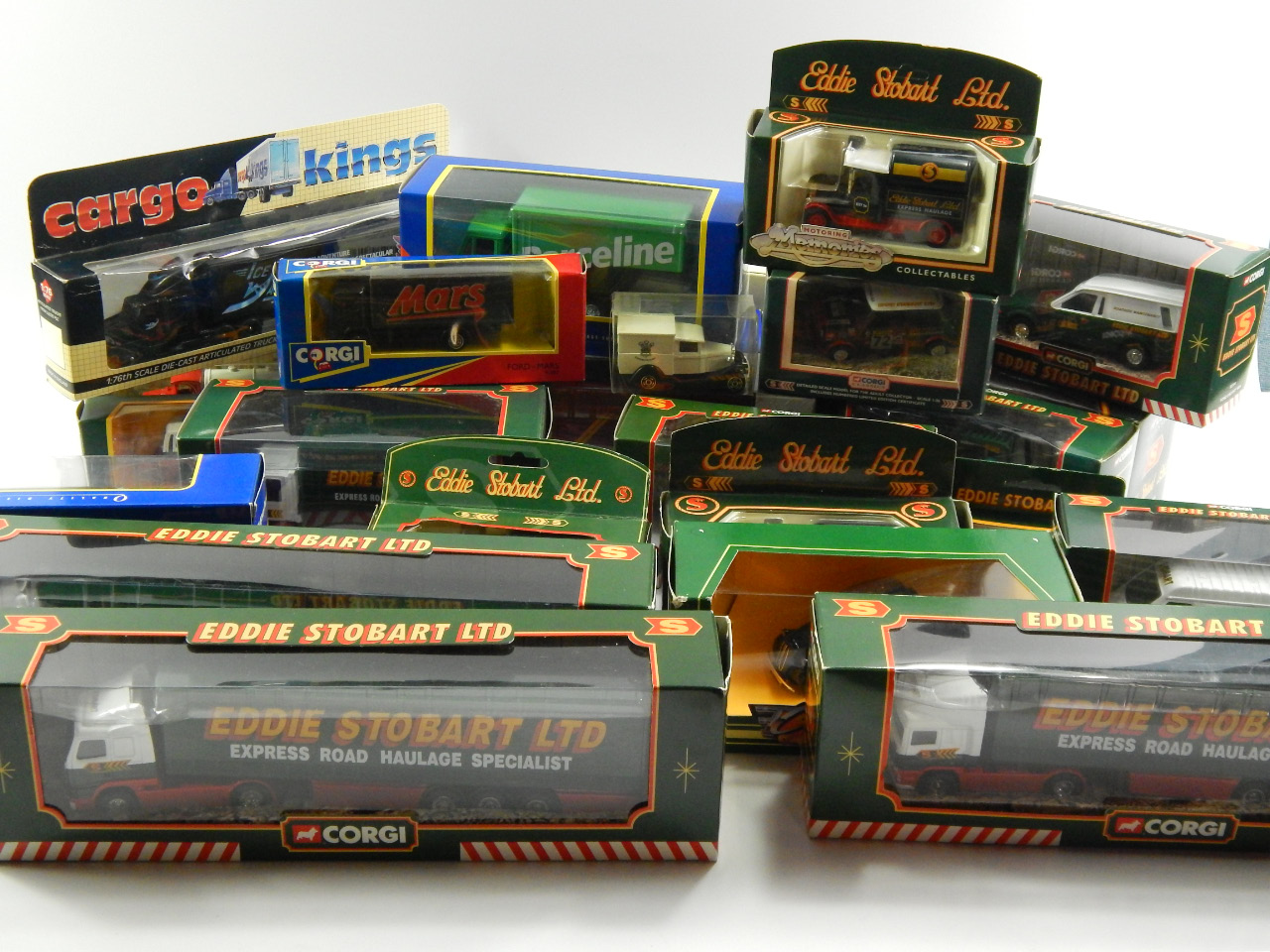 Appraisal: A quantity of Corgi and Matchbox die cast vehicles boxed