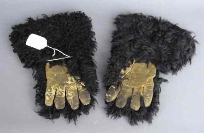 Appraisal: Pair vintage bear fur mittens