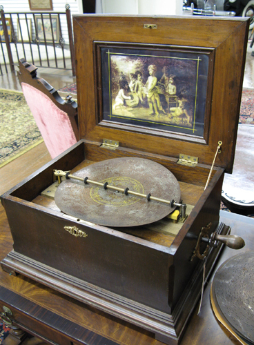 Appraisal: TABLETOP DISC DUPLEX MUSIC BOX attributed to Polyphon German late