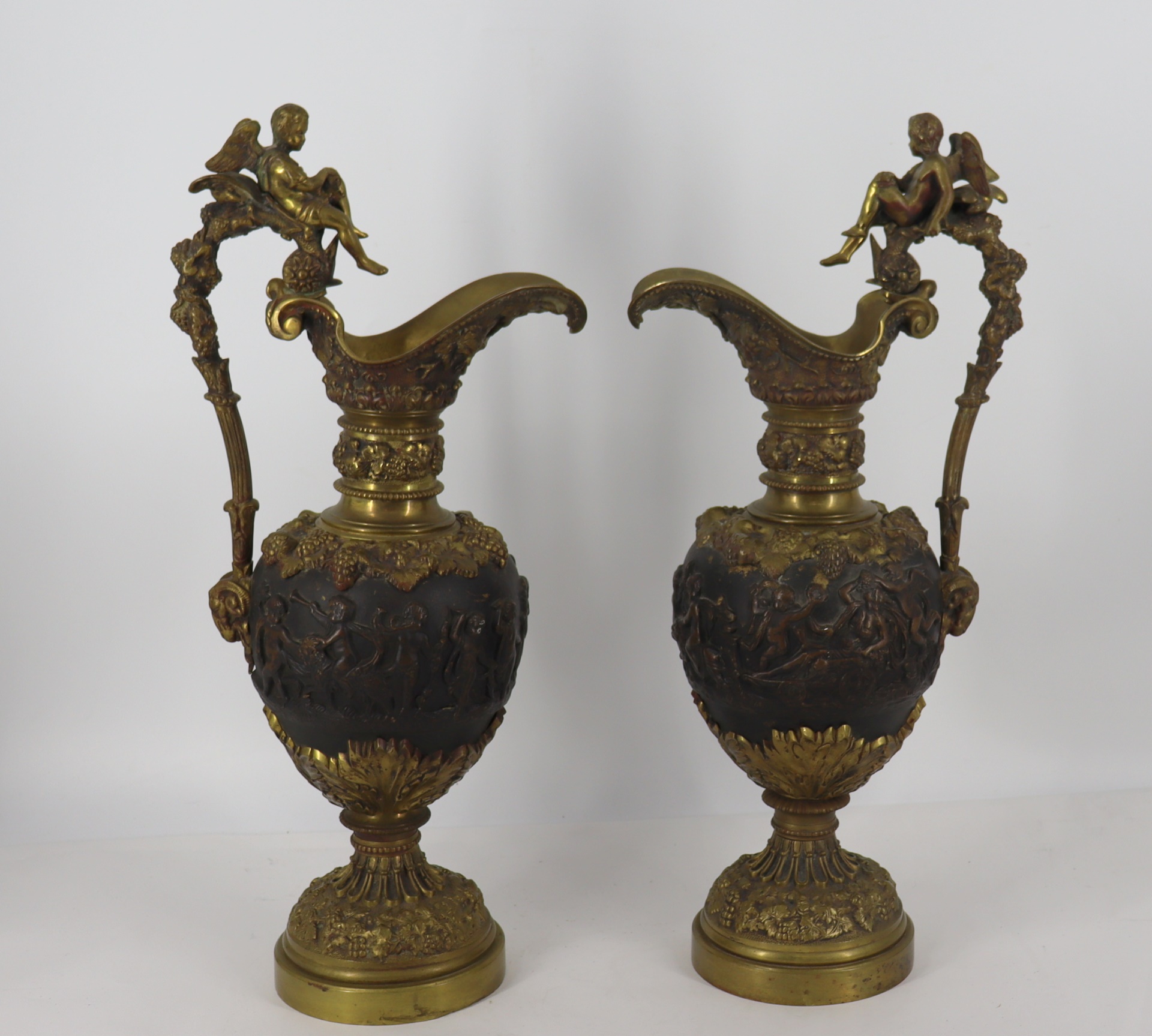 Appraisal: ANTIQUE AND FINE QUALITY PAIR OF BRONZE EWERS Nice original