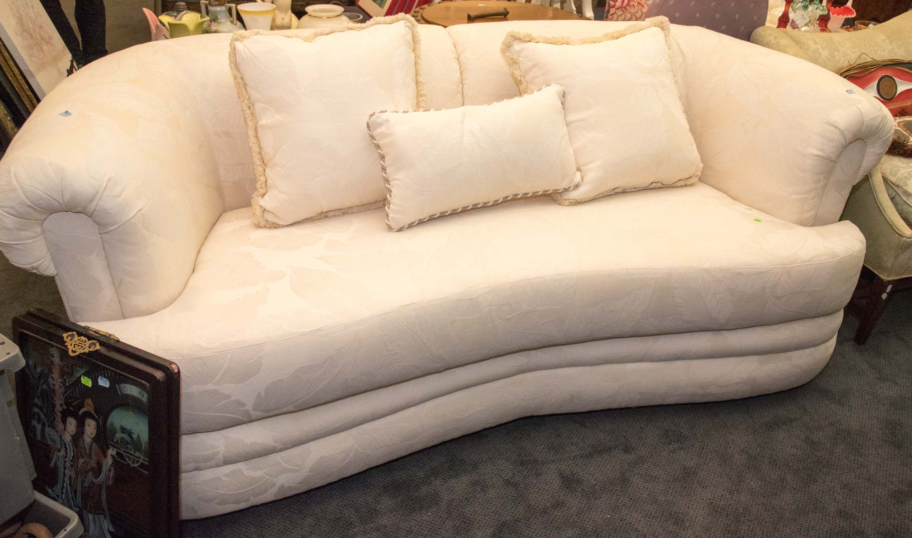 Appraisal: Contemporary upholstered sofa