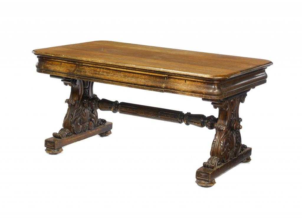 Appraisal: A VICTORIAN OAK LIBRARY TABLE the oblong top on cushion