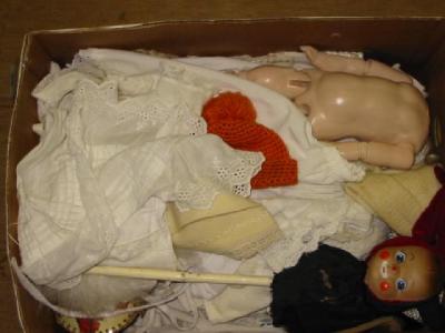 Appraisal: A quantity of dolls clothing underclothing and other accessories