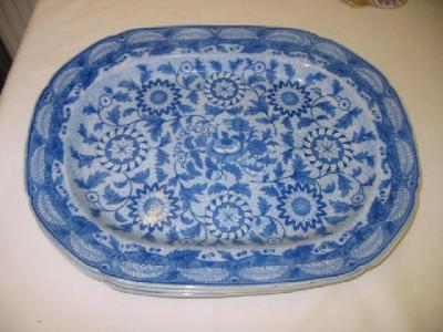 Appraisal: A SET OF THREE PEARLWARE MEAT DISHES of rounded oblong