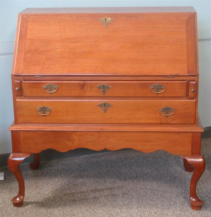 Appraisal: Walnut Queen Anne ladies slant lid desk on frame by