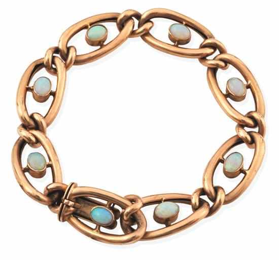 Appraisal: AN ANTIQUE OPAL BRACELET Comprising eight open curb links centrally