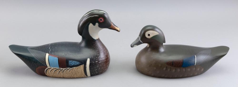 Appraisal: PAIR OF HOLGER SMITH WOOD DUCK CARVINGS TH CENTURY LENGTHS