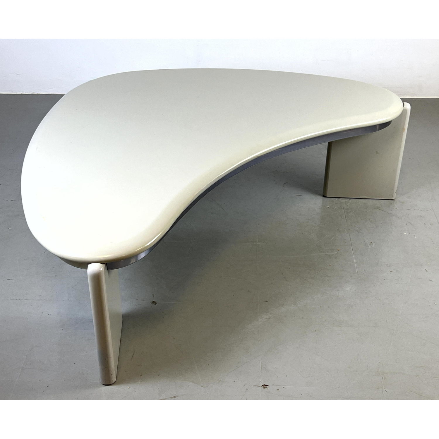 Appraisal: LANE Cream Lacquered Boomerang Top Coffee Table Modernist Cocktail Table