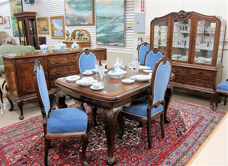 Appraisal: NINE-PIECE CHIPPENDALE REVIVAL DINING SET Continental early th century the