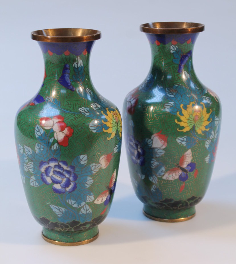 Appraisal: A pair of thC Chinese cloisonne vases each with shouldered