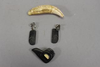 Appraisal: Haida Bear Tooth Amulet Argillite Set Northwest coast Haida bear