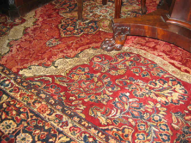 Appraisal: MID TH CENTURY SAROUK ROOM RUG The red and salmon