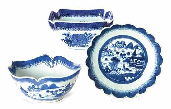 Appraisal: Chinese Export Canton porcelain center and serving bowls th century