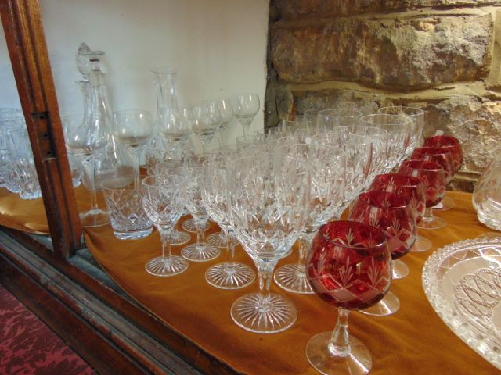 Appraisal: A quantity of glassware including cut glass stemmed drinking glasses