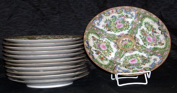 Appraisal: Set of Twelve Chinese Export Rose Medallion Porcelain Dinner Plates