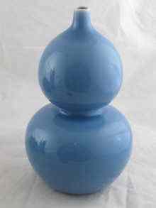 Appraisal: A Chinese ceramic pale blue double gourd shape vase ht