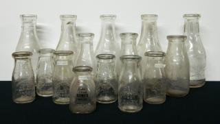 Appraisal: Dairy - clear quart bottles Ohio- including 'The Cambridge Dairy