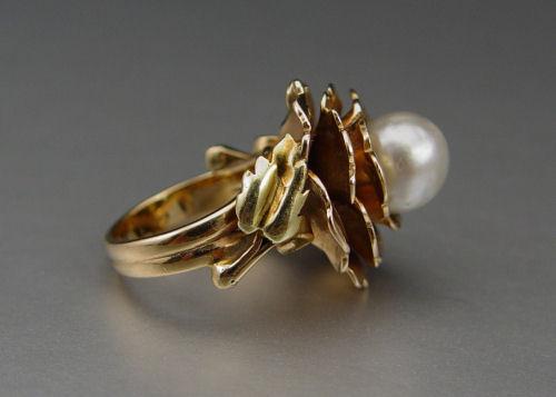 Appraisal: CUSTOM CARL SCHON k GOLD RING WITH CULTURED PEARL A