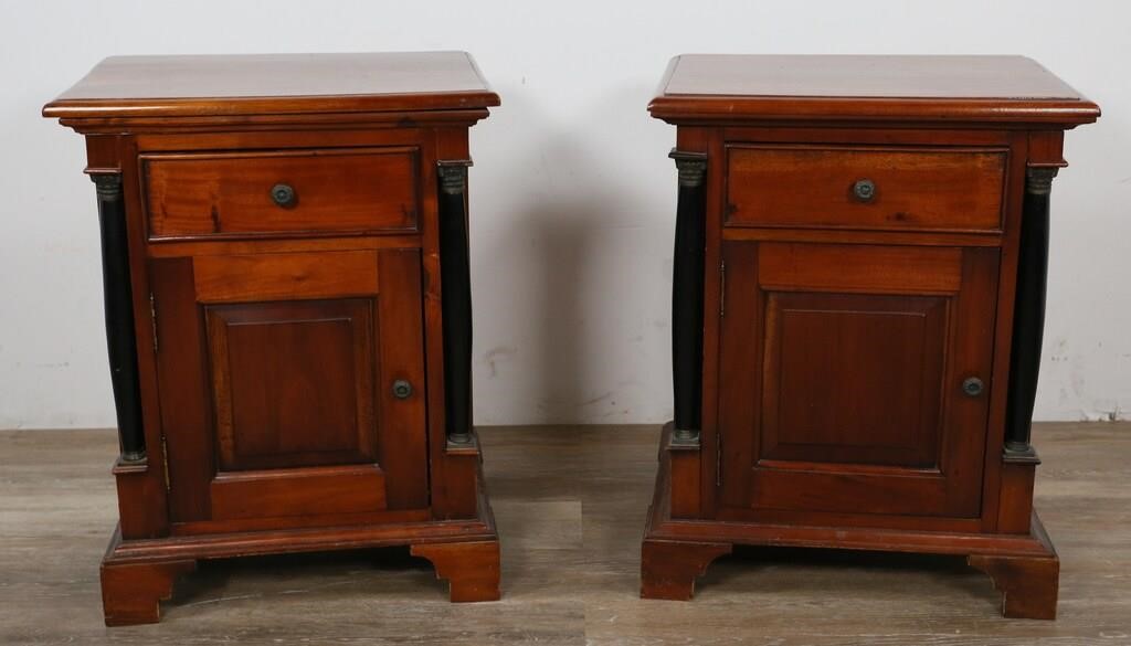 Appraisal: PAIR OF AMERICAN CLASSICAL STYLE NIGHTSTANDSPair of American Classical style