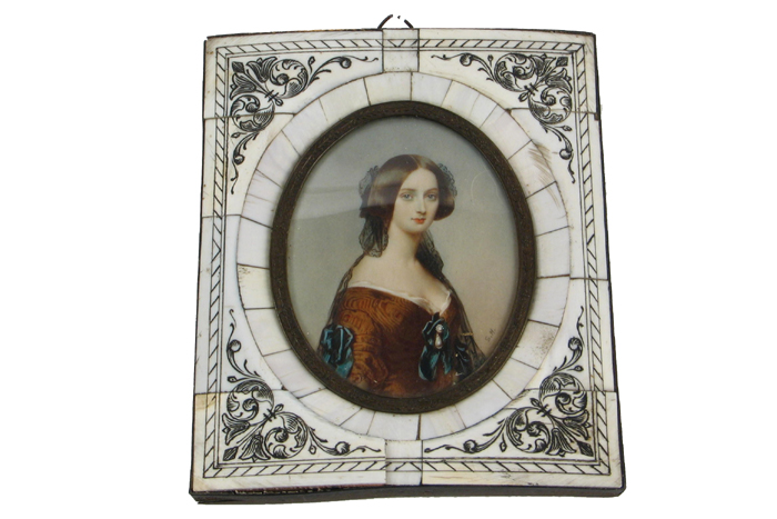 Appraisal: MINIATURE OVAL OIL PAINTING portrait of woman in brown dress