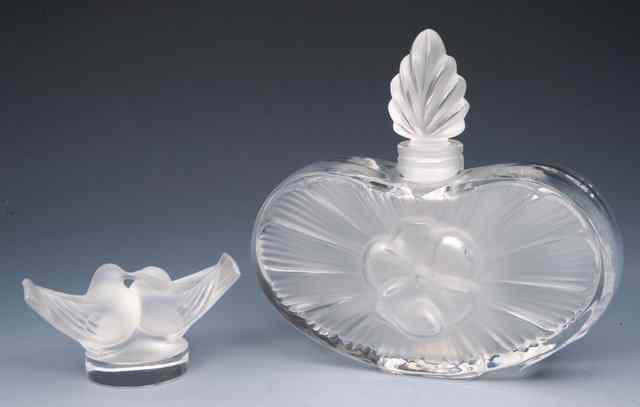 Appraisal: A LALIQUE SCENT BOTTLE and stopper marked Lalique France and