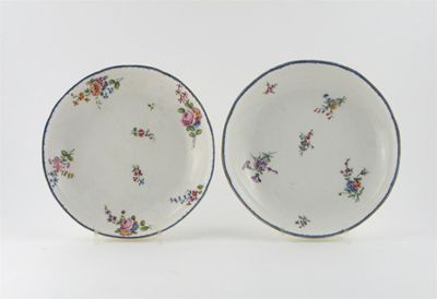 Appraisal: Two S vres dishes with gently shaped rims the wells