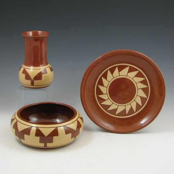 Appraisal: Pine Ridge Sioux vase bowl and plate All are marked