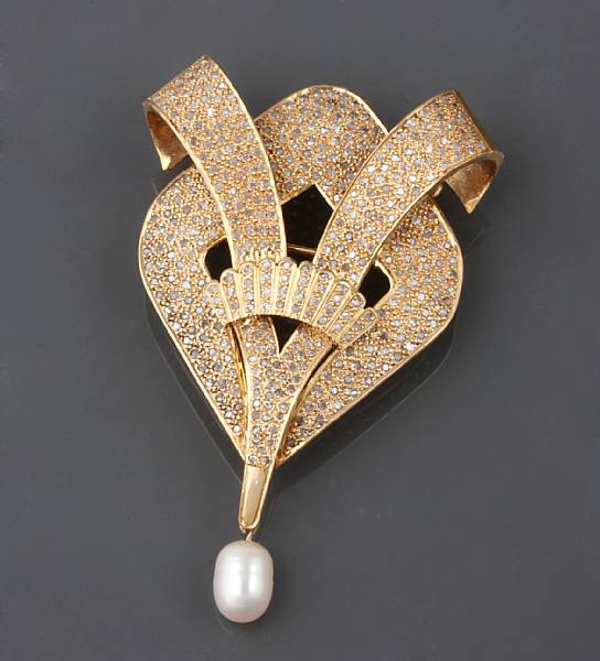 Appraisal: A diamond cultured pearl and k gold brooch g grams