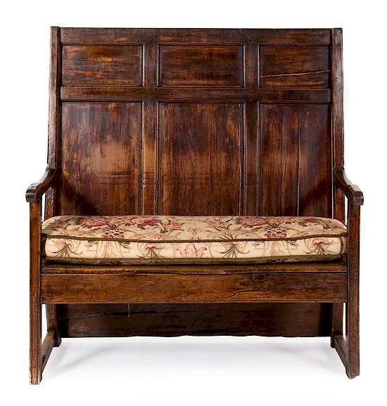 Appraisal: A Continental Oak Settle Height x width x depth inches