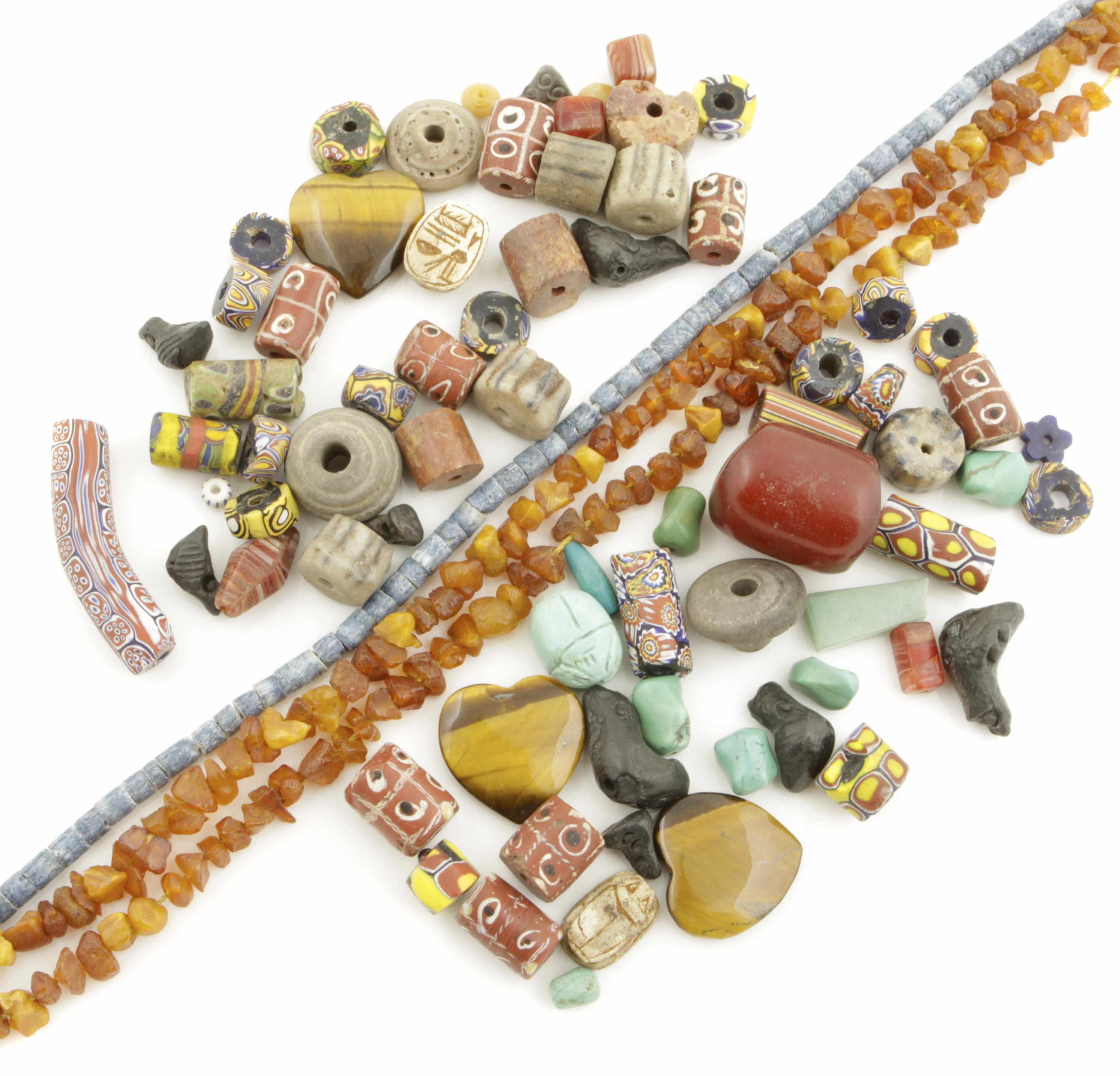 Appraisal: A large collection of glass shell and other beads