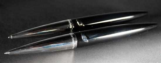 Appraisal: Mercedes-Benz ''Edition S'' ballpoint pen set in leather case with