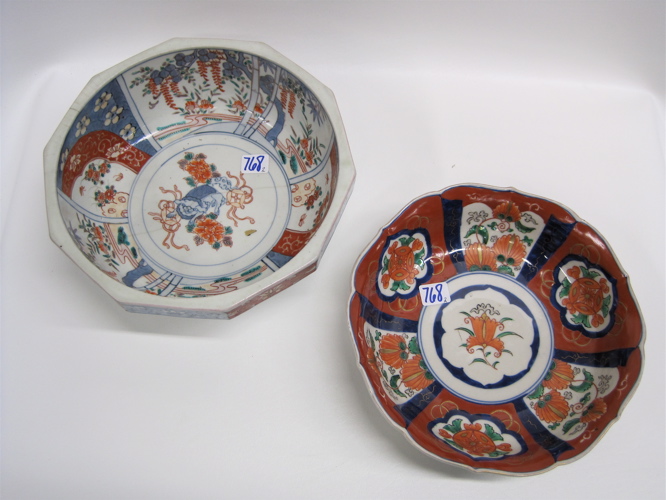 Appraisal: TWO JAPANESE IMARI PORCELAIN BOWLS both Meiji period larger bowl